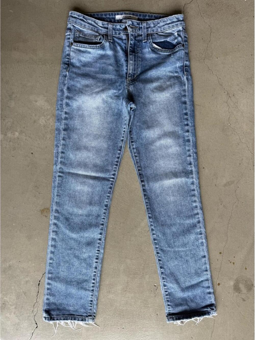 Joeβs Jeans / Mid Rise Straight Raw Hem / Light Wash